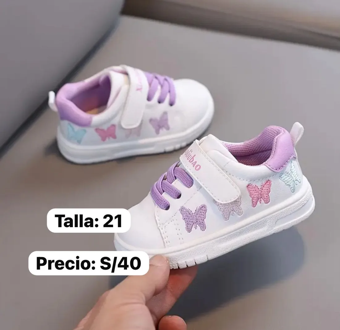 Zapatillas infantiles con mariposas